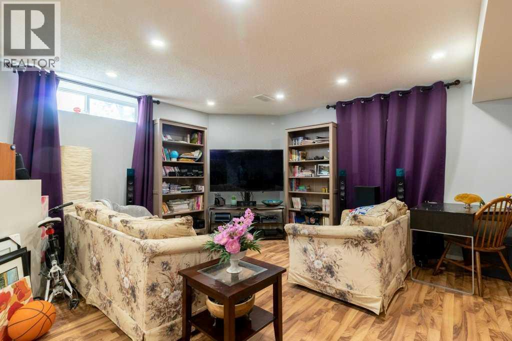 Photo 31 of 138 Hampstead Circle Nw, Calgary AB