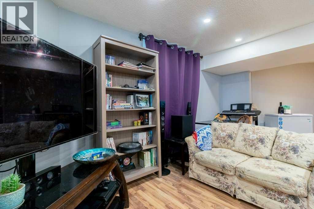 Photo 29 of 138 Hampstead Circle Nw, Calgary AB