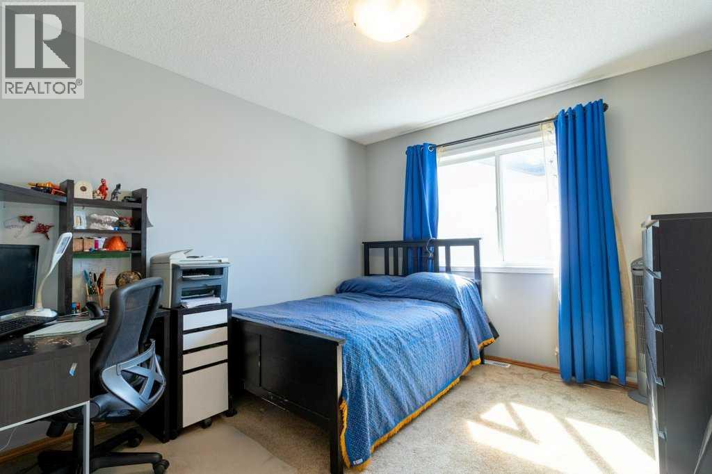 Photo 18 of 138 Hampstead Circle Nw, Calgary AB