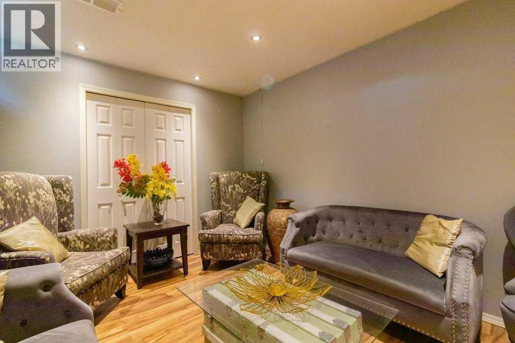 Photo 34 of 138 Hampstead Circle Nw, Calgary AB