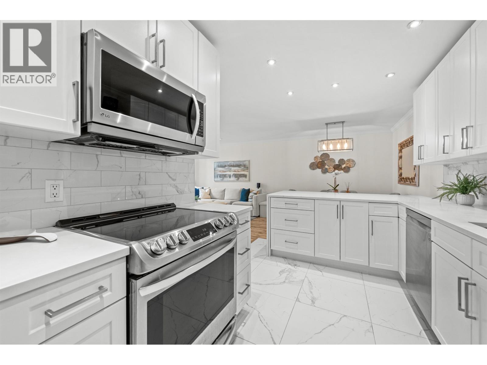 Photo 7 of T 4908 3980 Carrigan Court, Burnaby BC