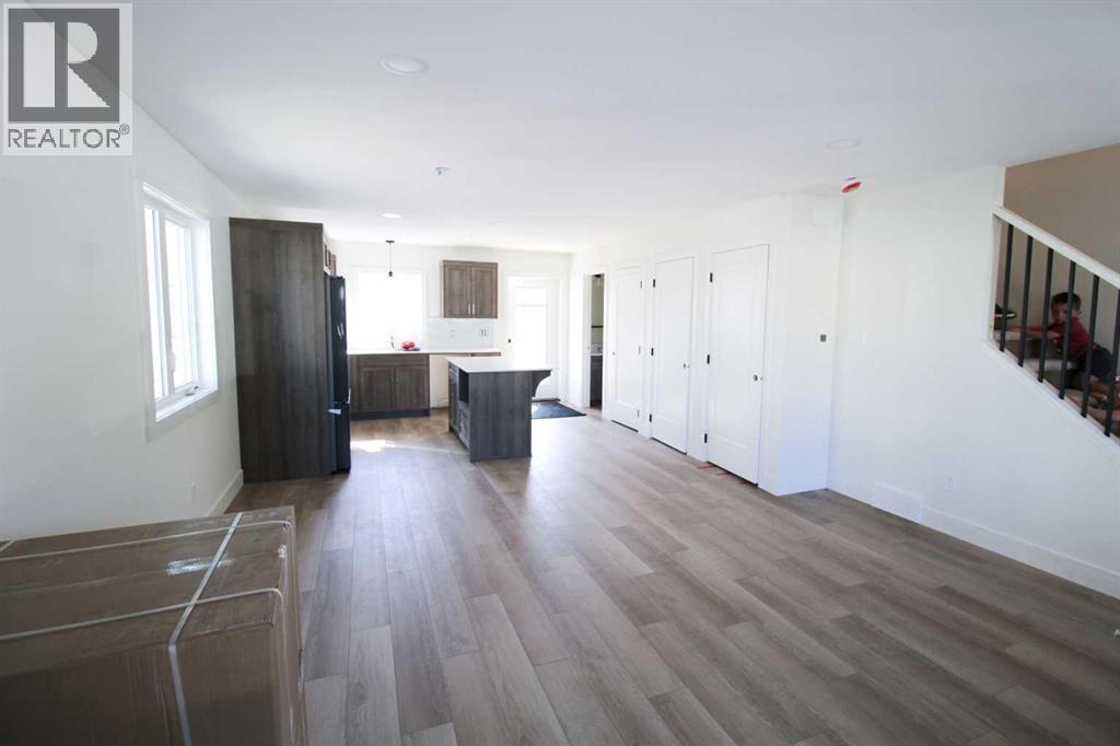 Photo 6 of 1015 17 A Street S, Lethbridge AB