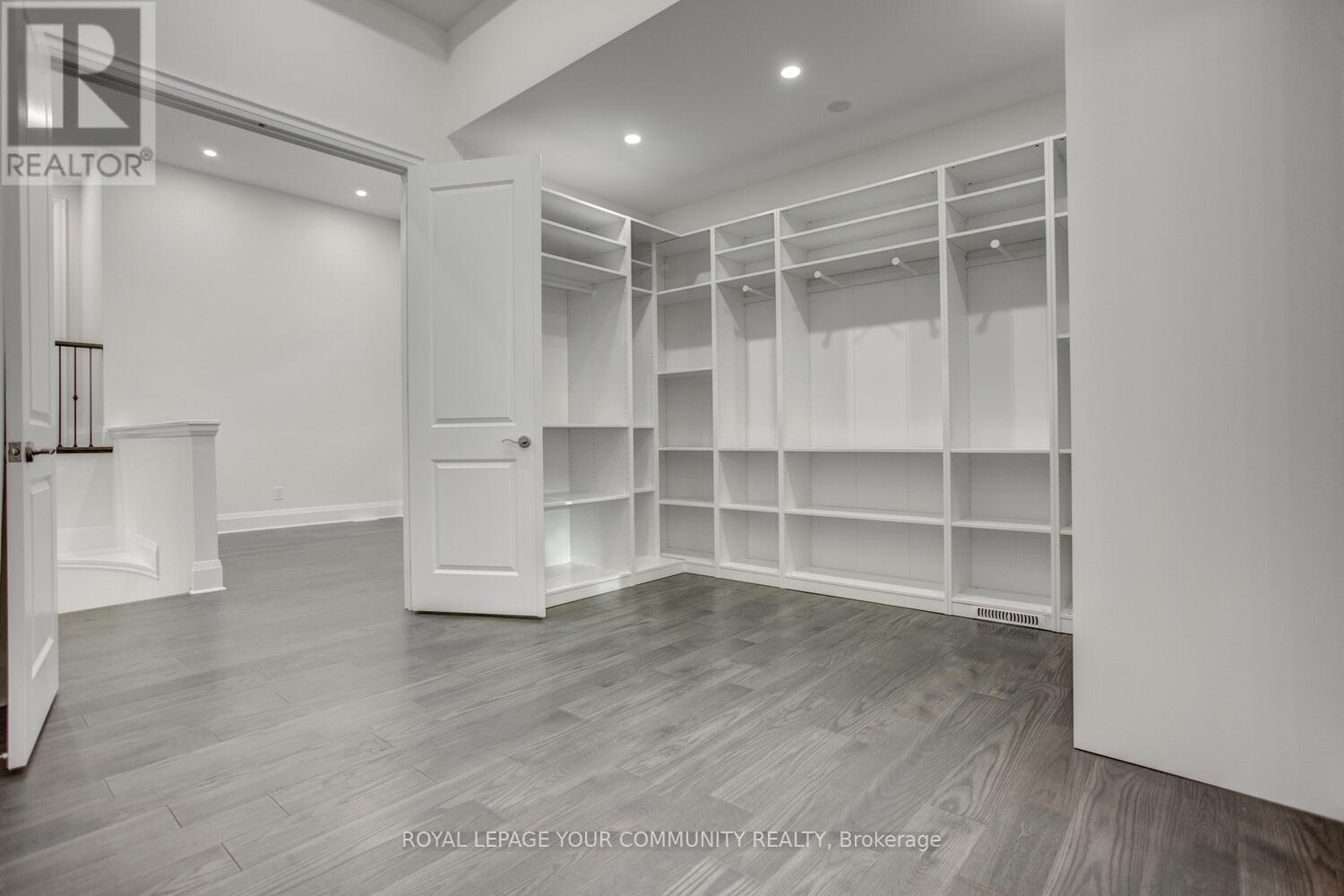 Photo 18 of 13 Bannockburn Drive, Vaughan ON