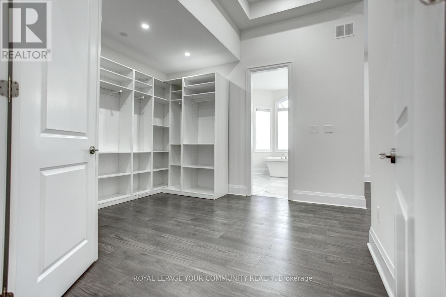 Photo 19 of 13 Bannockburn Drive, Vaughan ON