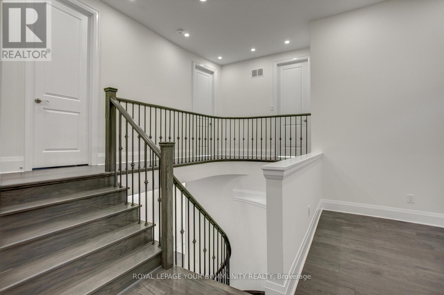 Photo 21 of 13 Bannockburn Drive, Vaughan ON
