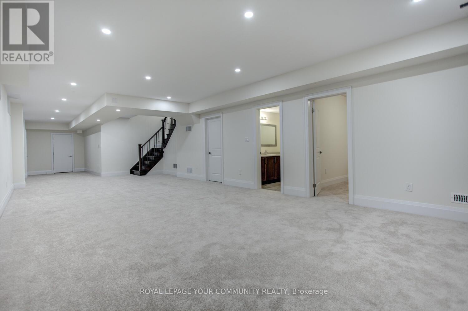 Photo 37 of 13 Bannockburn Drive, Vaughan ON