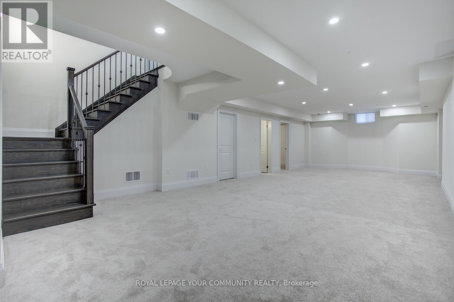 Photo 38 of 13 Bannockburn Drive, Vaughan ON