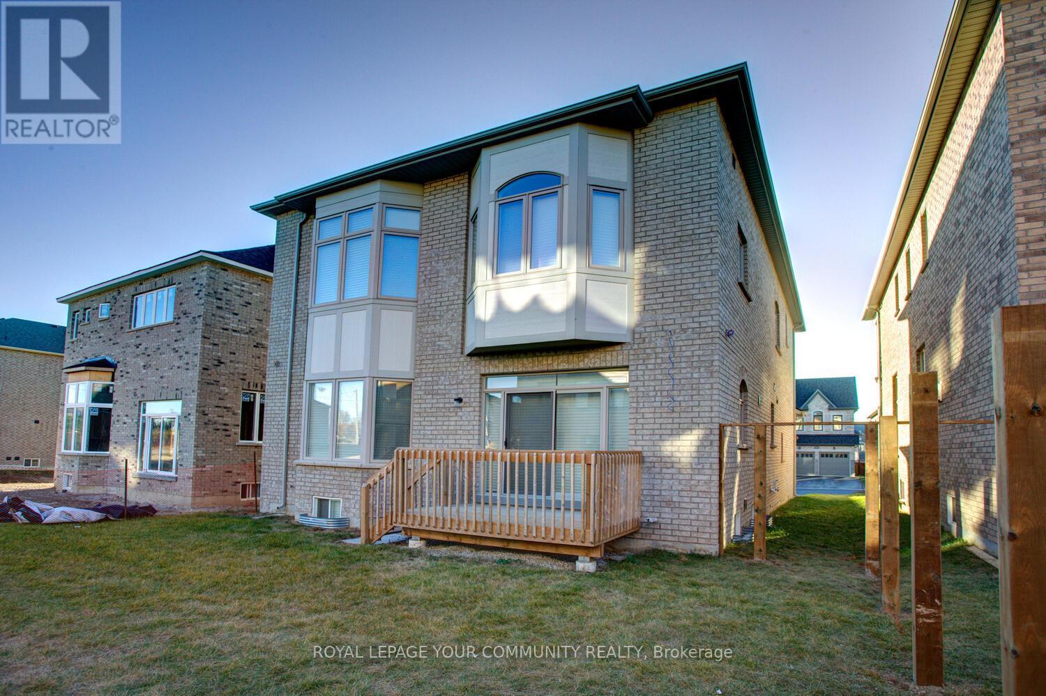Photo 40 of 13 Bannockburn Drive, Vaughan ON