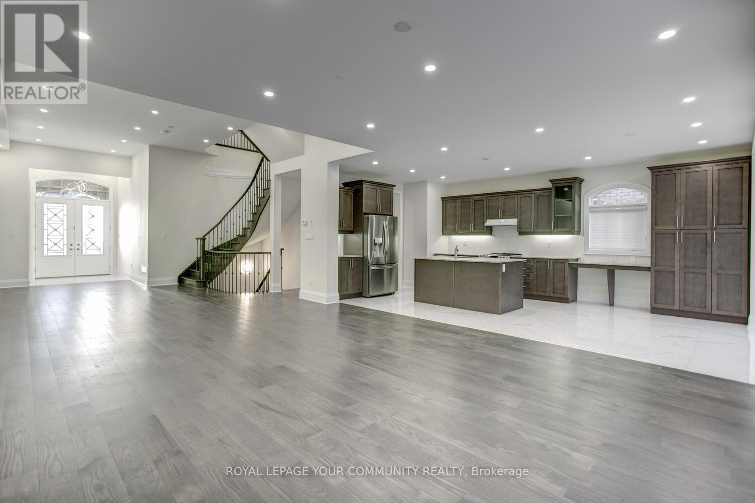 Photo 8 of 13 Bannockburn Drive, Vaughan ON