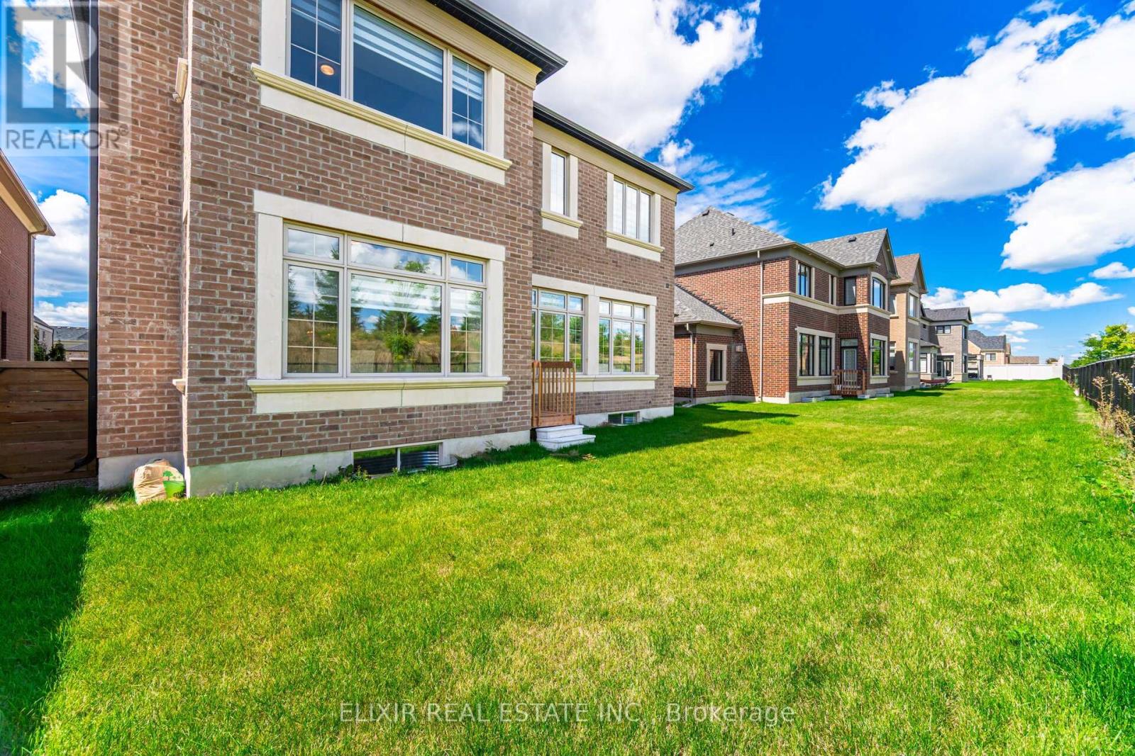 Photo 45 of 33 Sculpture Garden Lane, Vaughan ON
