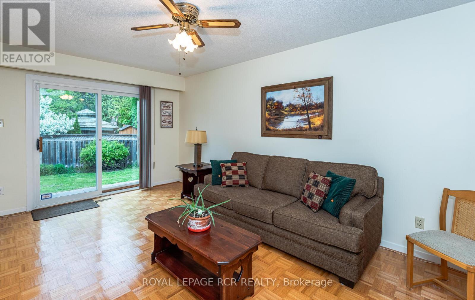 Photo 11 of 231 Stouffer Street, Whitchurchstouffville ON