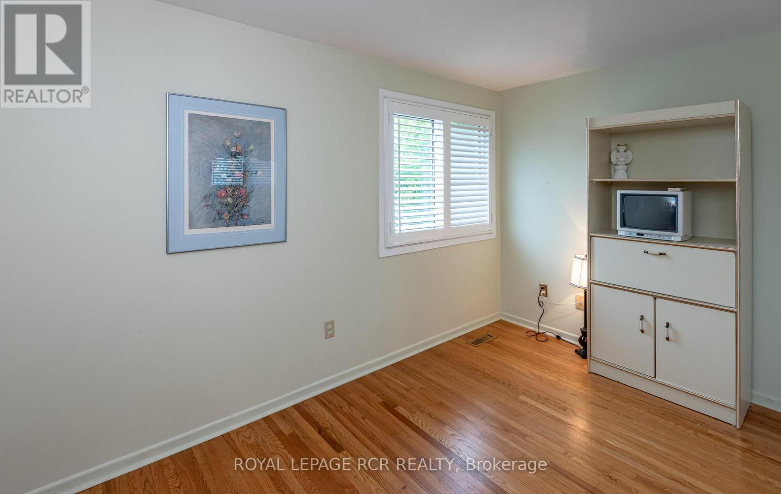 Photo 16 of 231 Stouffer Street, Whitchurchstouffville ON
