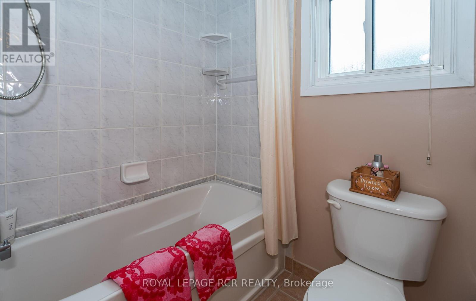 Photo 18 of 231 Stouffer Street, Whitchurchstouffville ON