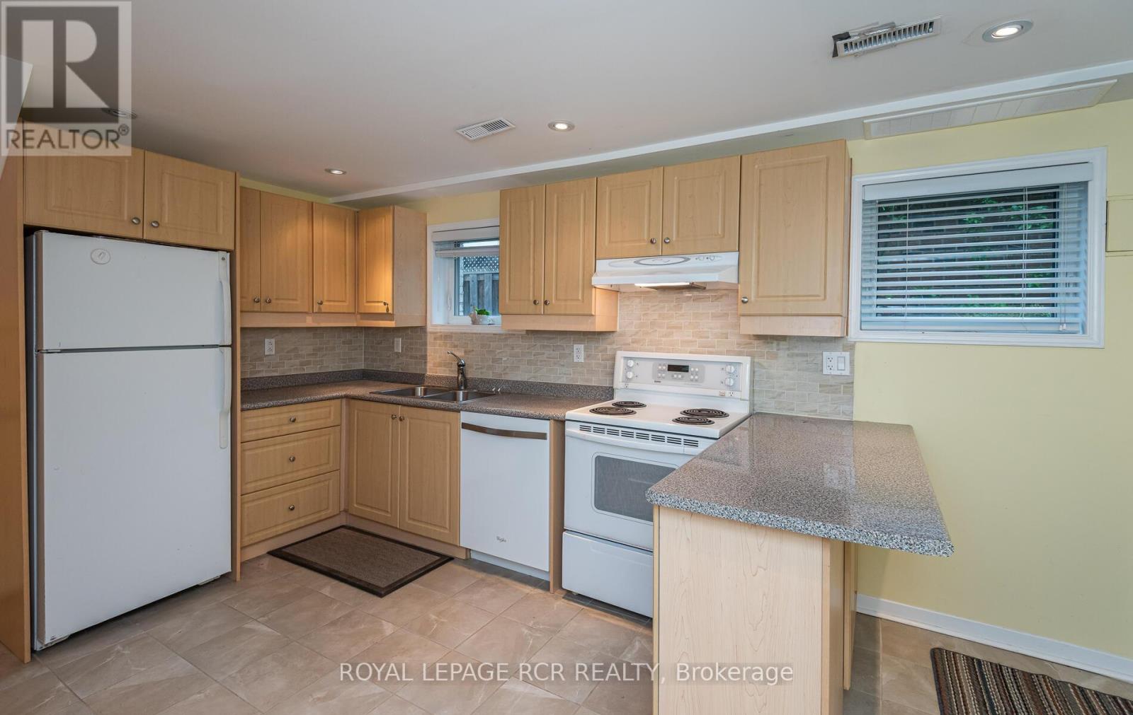 Photo 20 of 231 Stouffer Street, Whitchurchstouffville ON