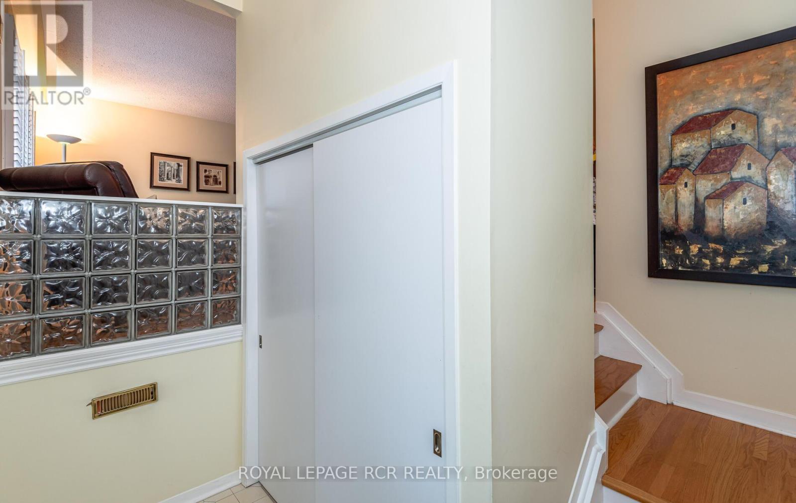 Photo 4 of 231 Stouffer Street, Whitchurchstouffville ON