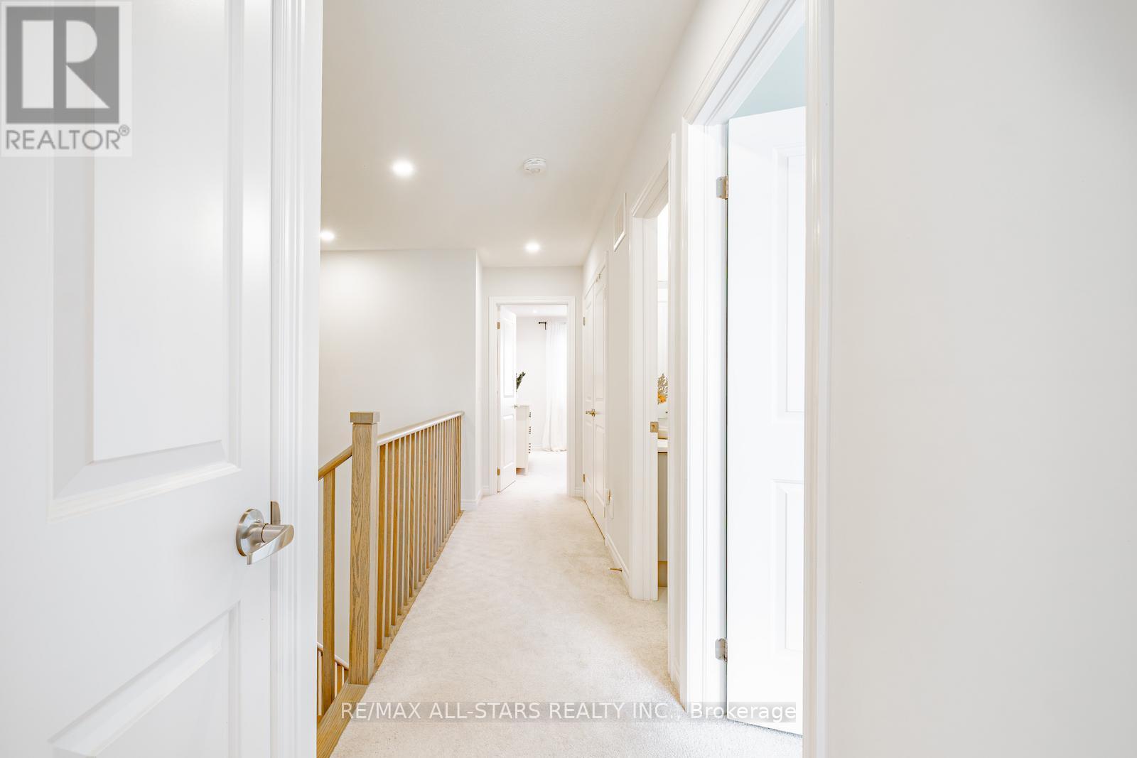 Photo 24 of 93 Seedling Crescent, Whitchurchstouffville ON