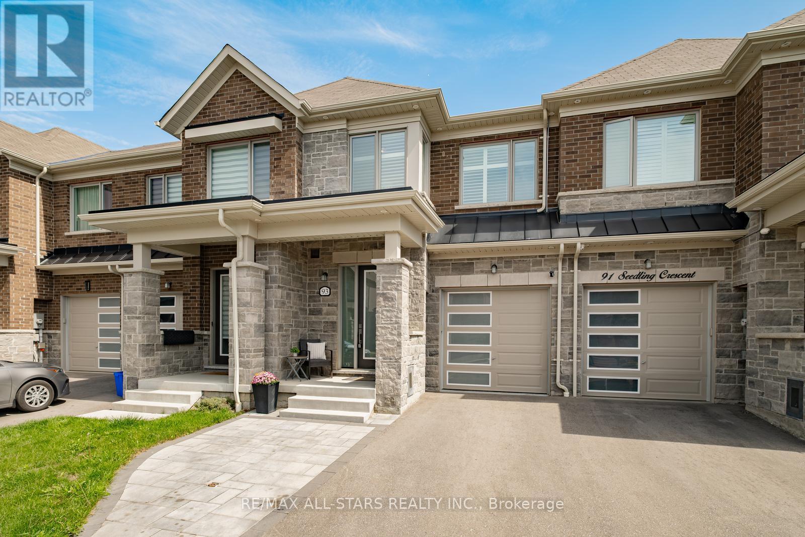 Photo 4 of 93 Seedling Crescent, Whitchurchstouffville ON
