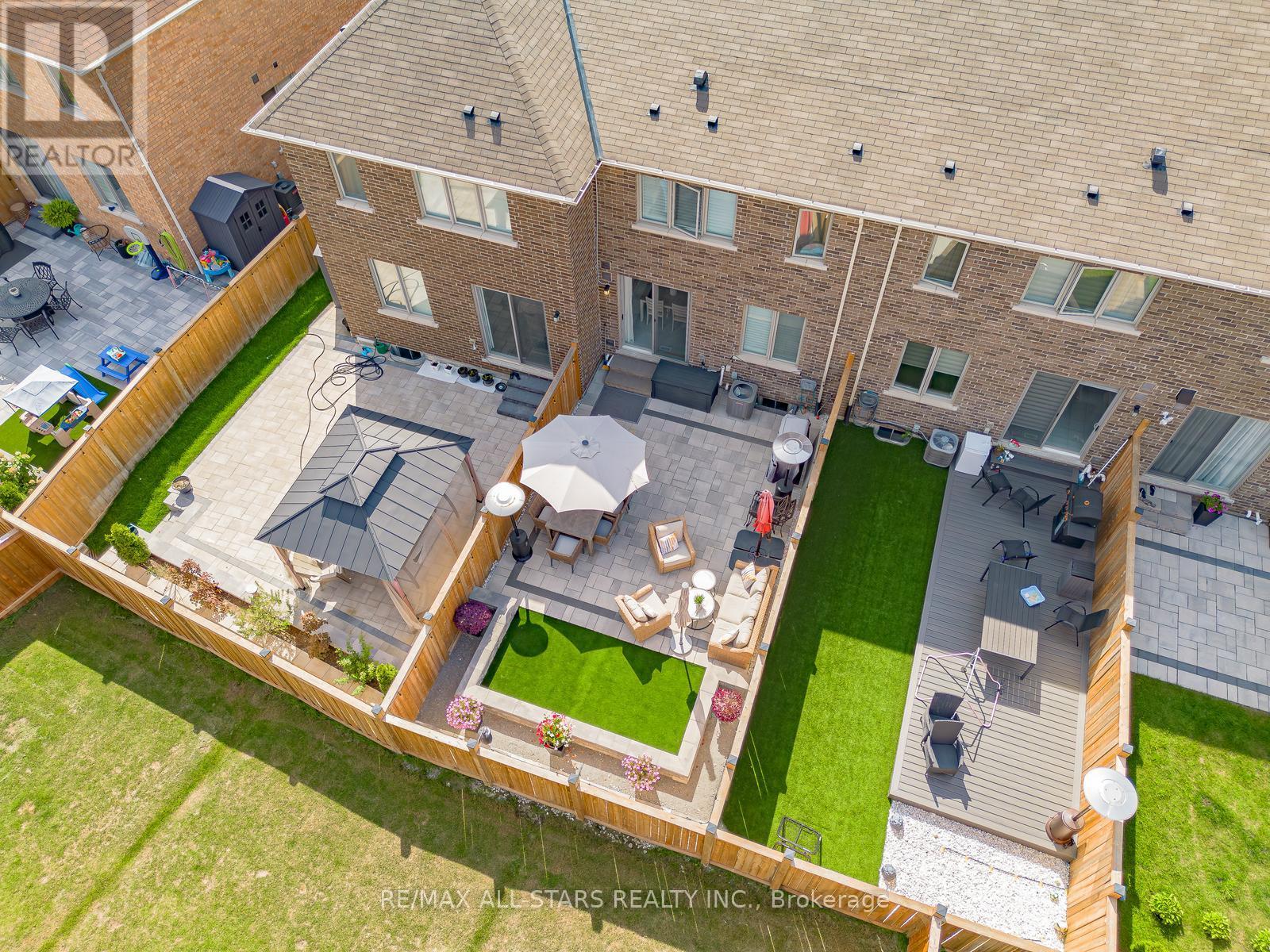 Photo 47 of 93 Seedling Crescent, Whitchurchstouffville ON