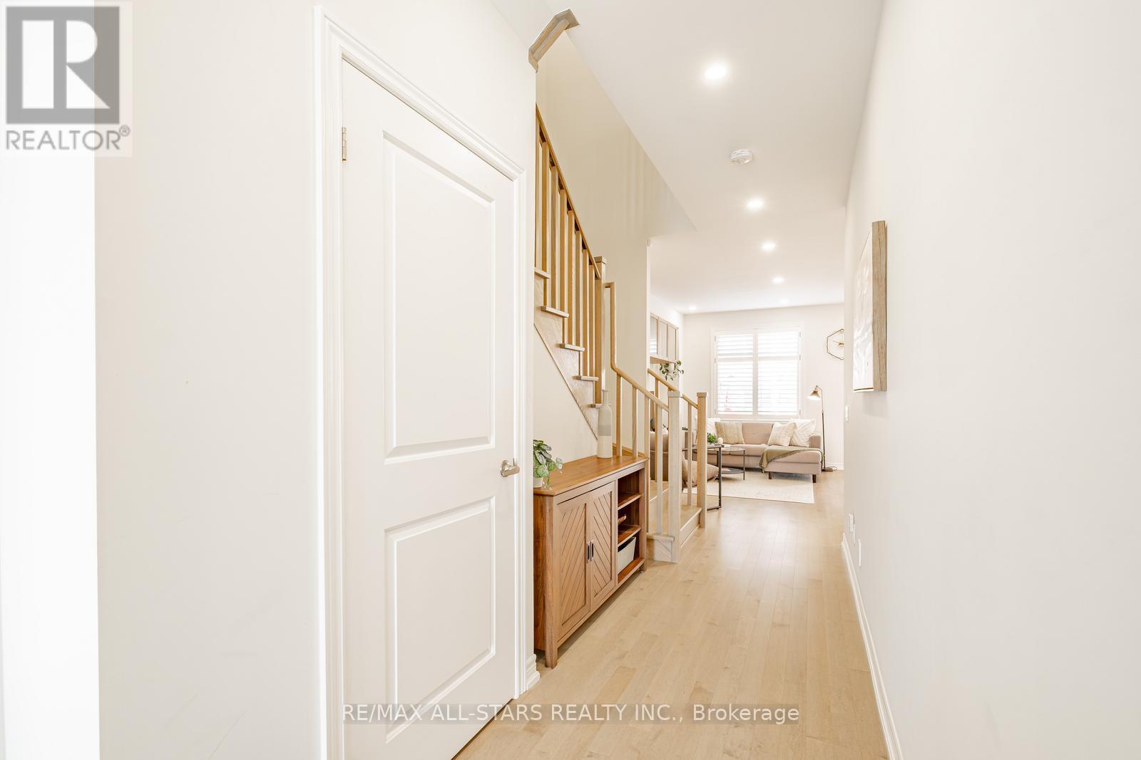 Photo 7 of 93 Seedling Crescent, Whitchurchstouffville ON