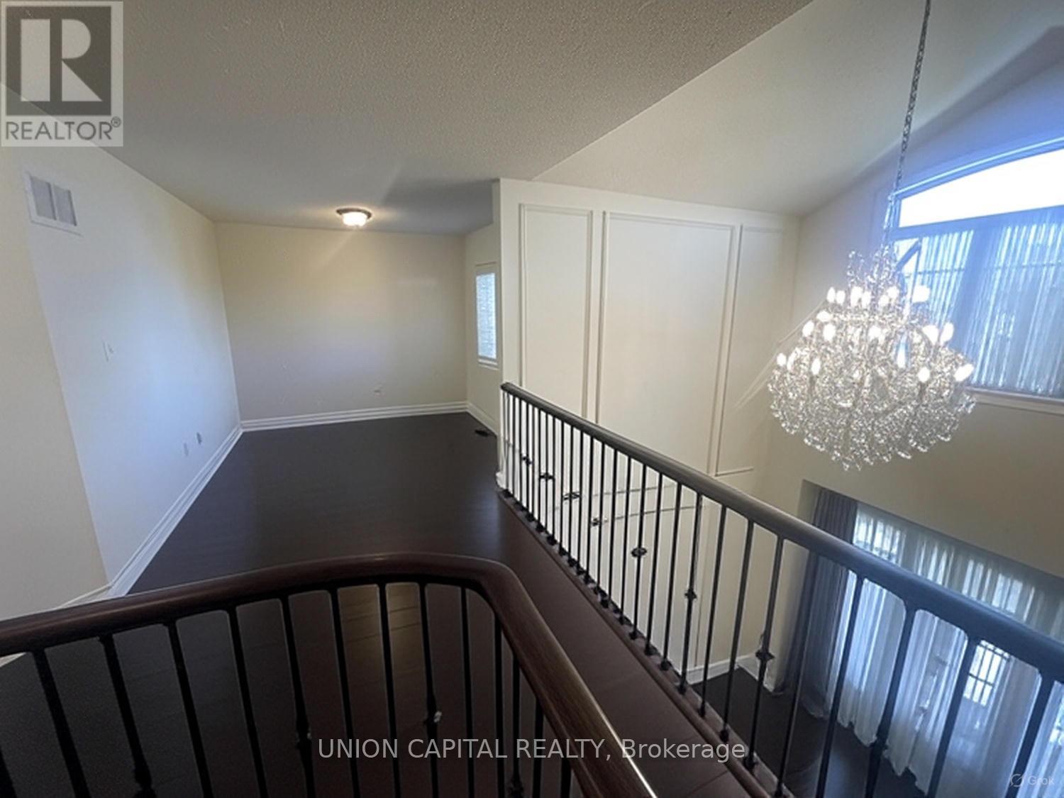 Photo 13 of 22 Greenforest Grove, Whitchurchstouffville ON