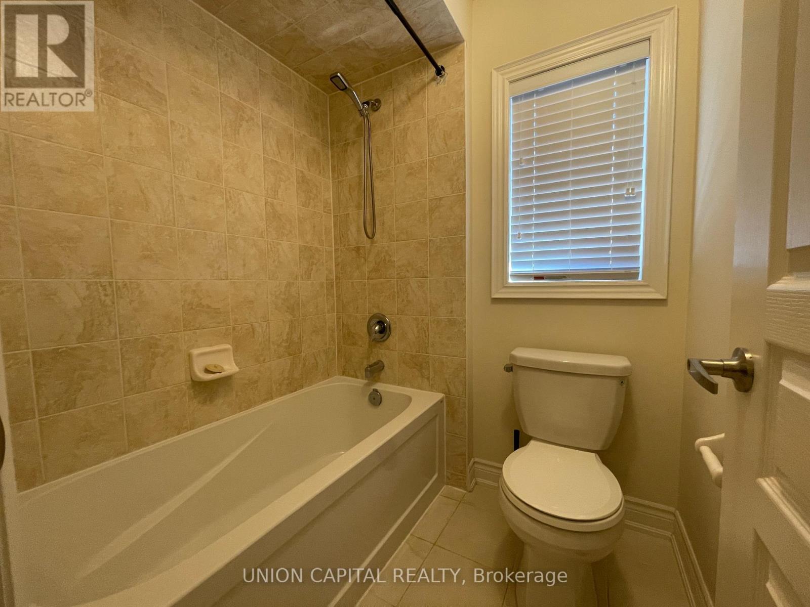 Photo 16 of 22 Greenforest Grove, Whitchurchstouffville ON