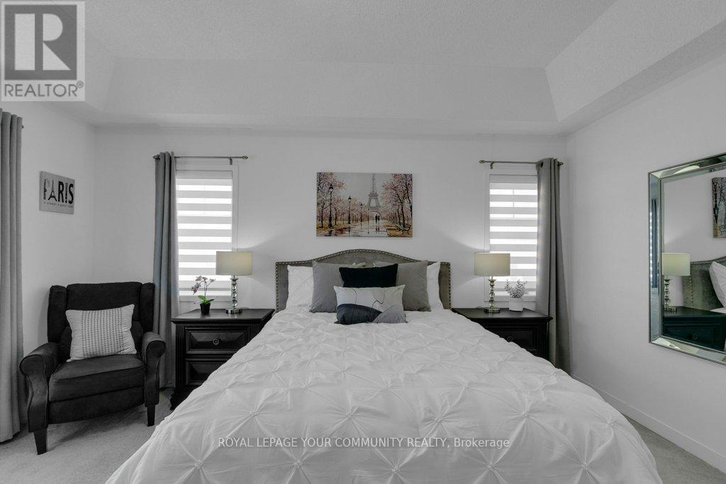 Photo 25 of 258 Harding Park Street, Newmarket ON