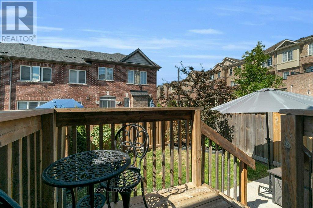 Photo 42 of 258 Harding Park Street, Newmarket ON