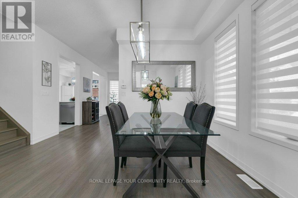 Photo 9 of 258 Harding Park Street, Newmarket ON