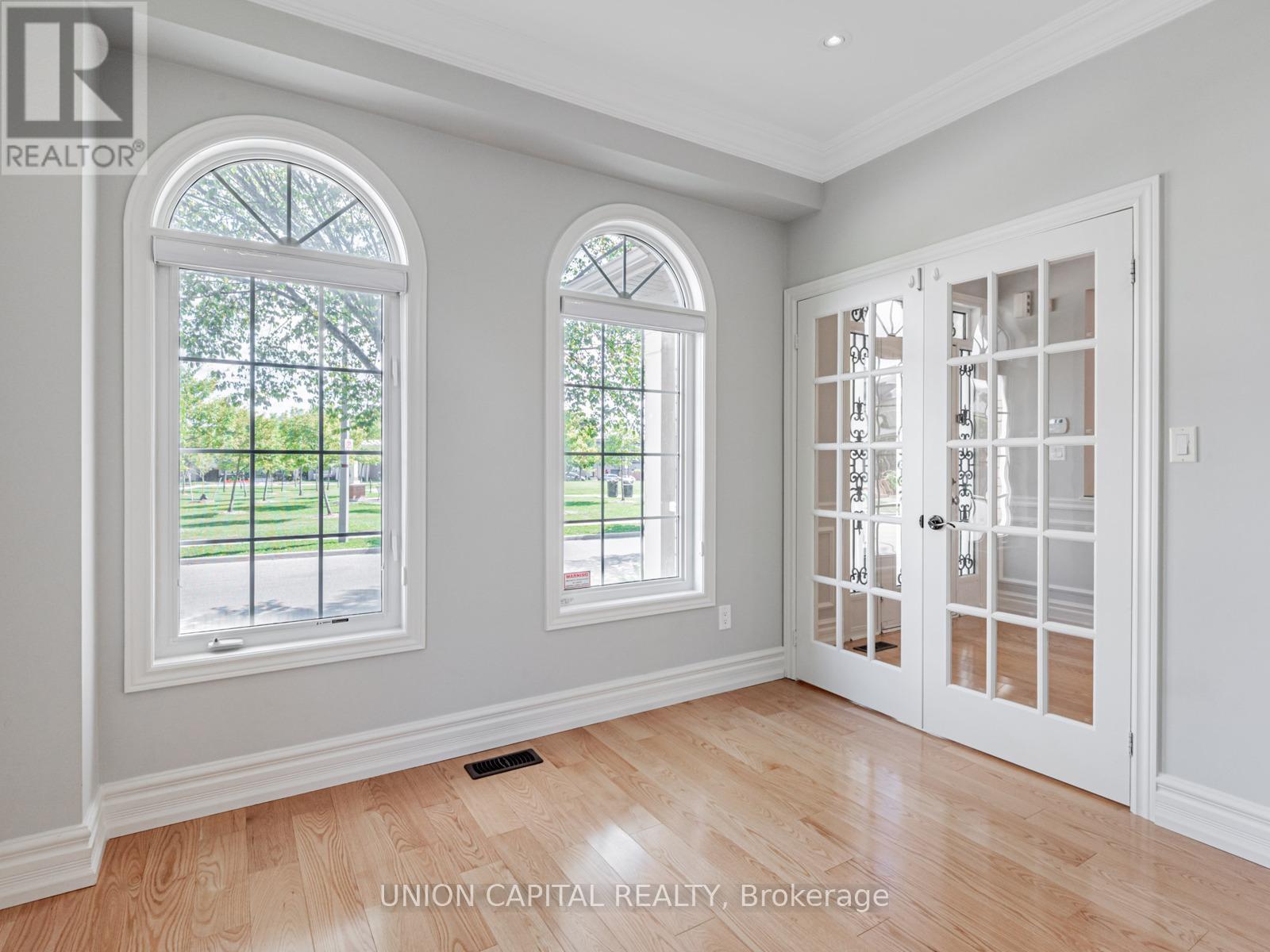 Photo 11 of 100 Albert Lewis Street, Markham ON