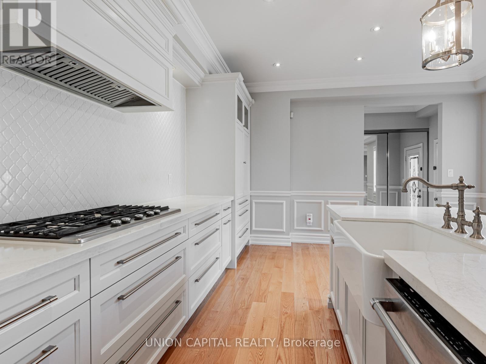 Photo 18 of 100 Albert Lewis Street, Markham ON