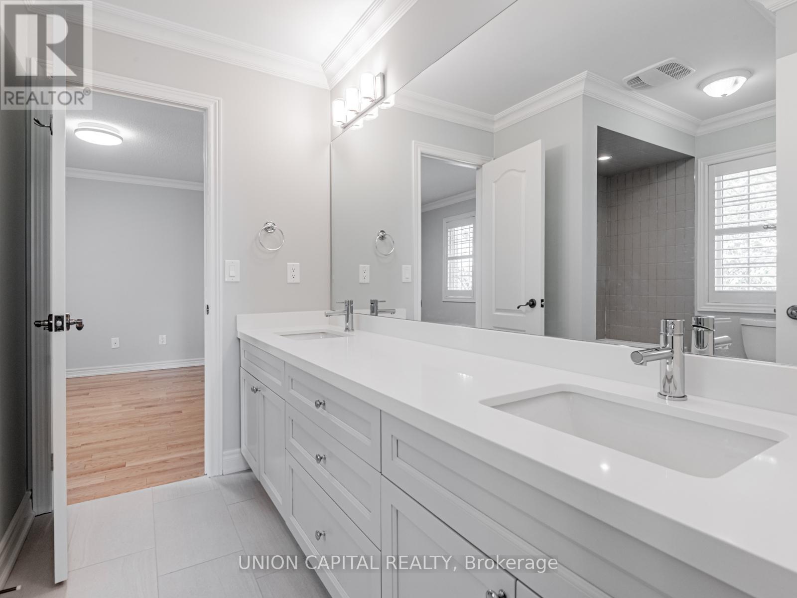 Photo 32 of 100 Albert Lewis Street, Markham ON