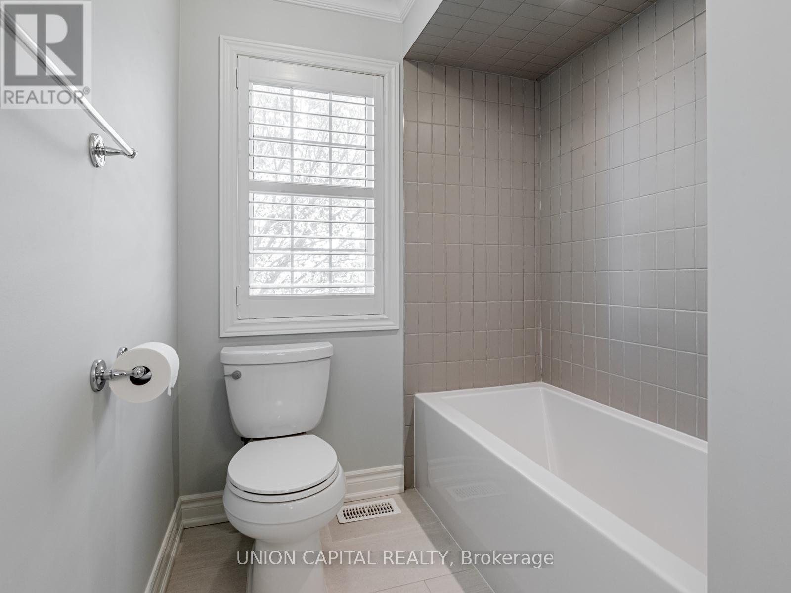Photo 33 of 100 Albert Lewis Street, Markham ON