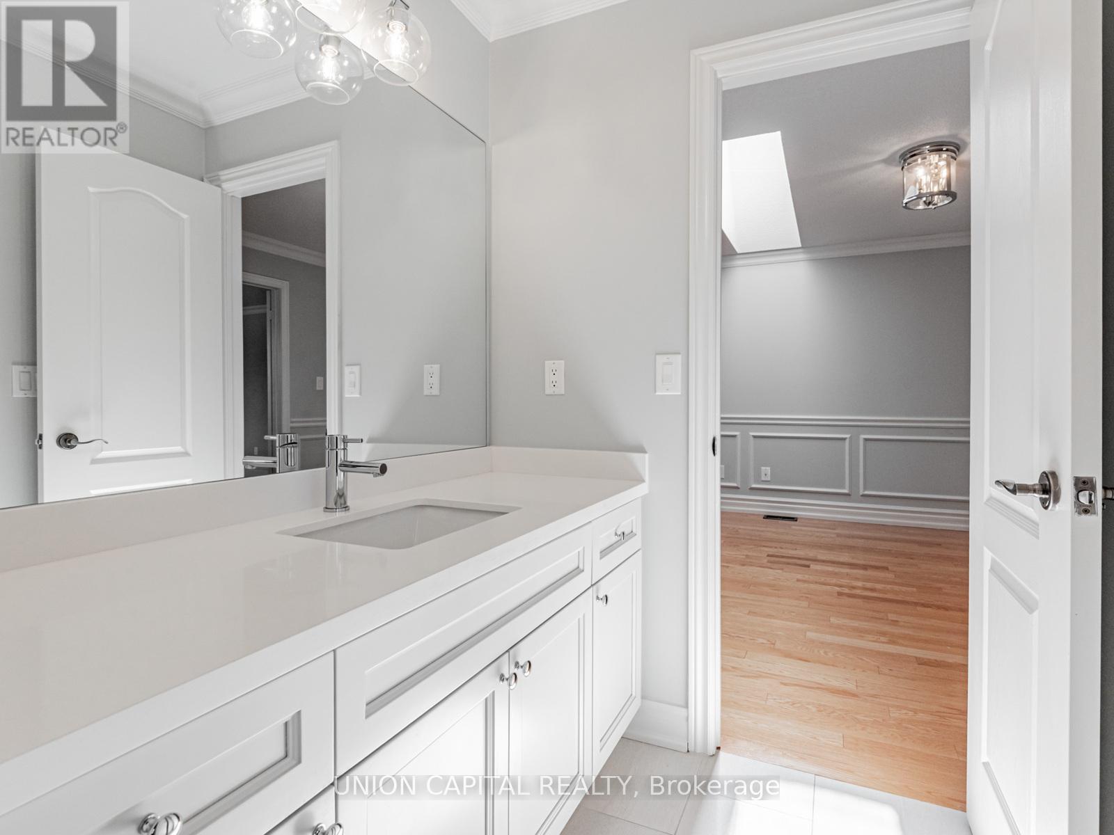 Photo 37 of 100 Albert Lewis Street, Markham ON