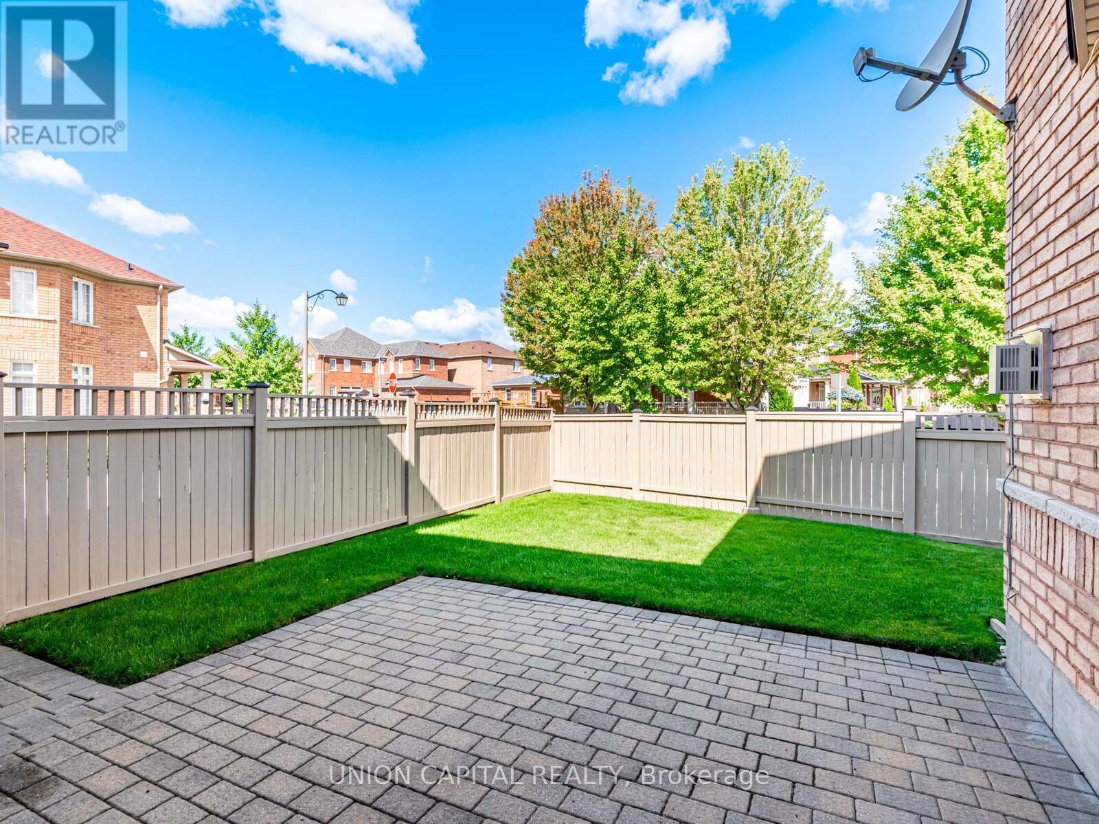 Photo 48 of 100 Albert Lewis Street, Markham ON
