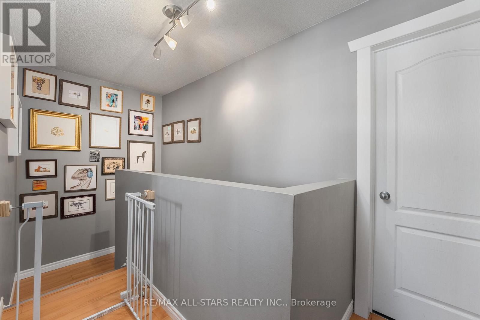 Photo 13 of 36 1 Testa Road, Uxbridge ON