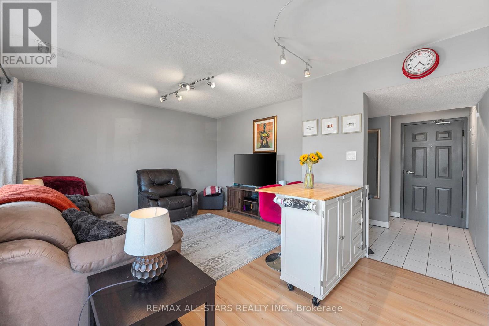Photo 4 of 36 1 Testa Road, Uxbridge ON