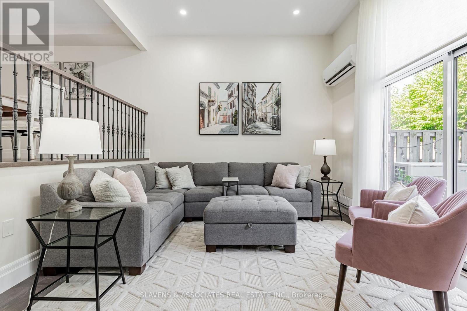 Photo 1 of 54 141 Clark Avenue, Markham ON