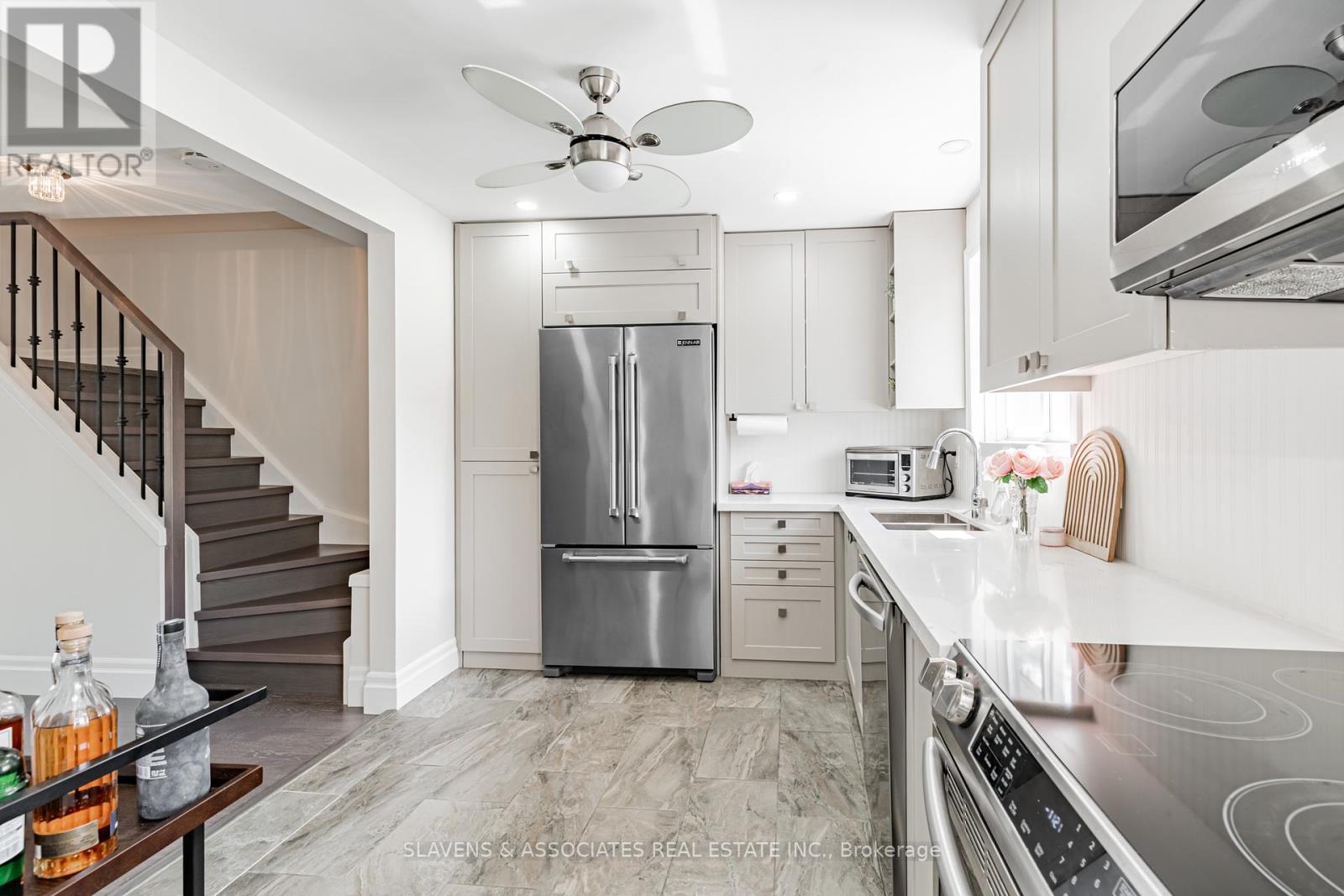 Photo 14 of 54 141 Clark Avenue, Markham ON