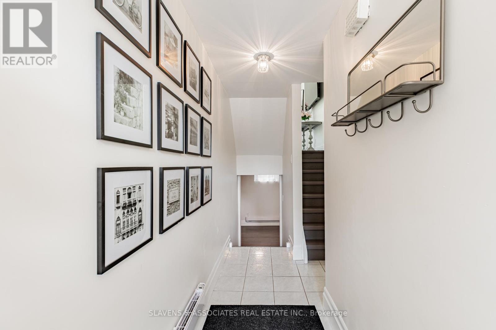 Photo 2 of 54 141 Clark Avenue, Markham ON