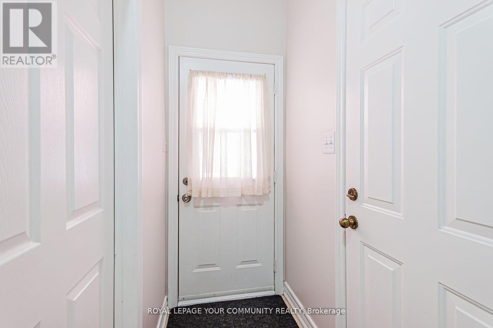 Photo 4 of Basement 6 Round Hill Court S, Markham ON