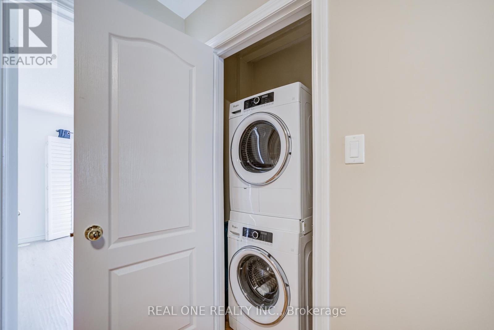Photo 27 of 9 Ruskov Lane, Markham ON