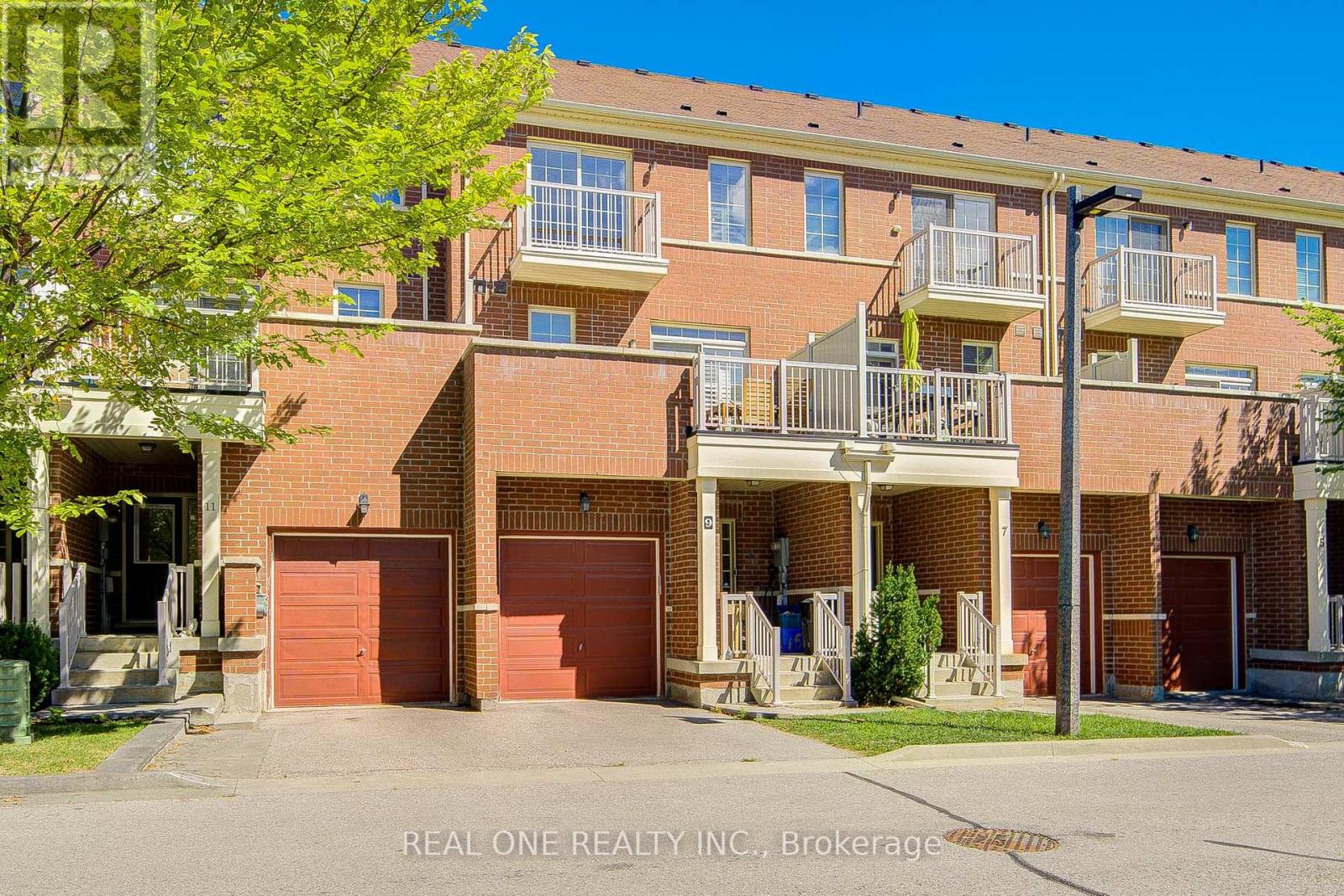 Photo 31 of 9 Ruskov Lane, Markham ON