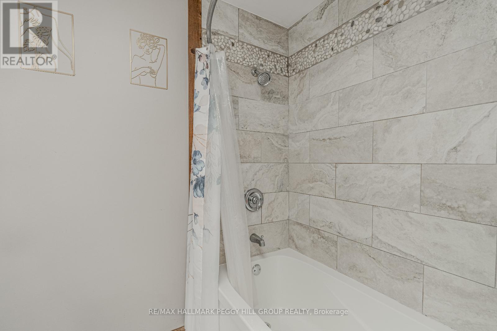 Photo 14 of 1105 St Vincent Street, Springwater ON
