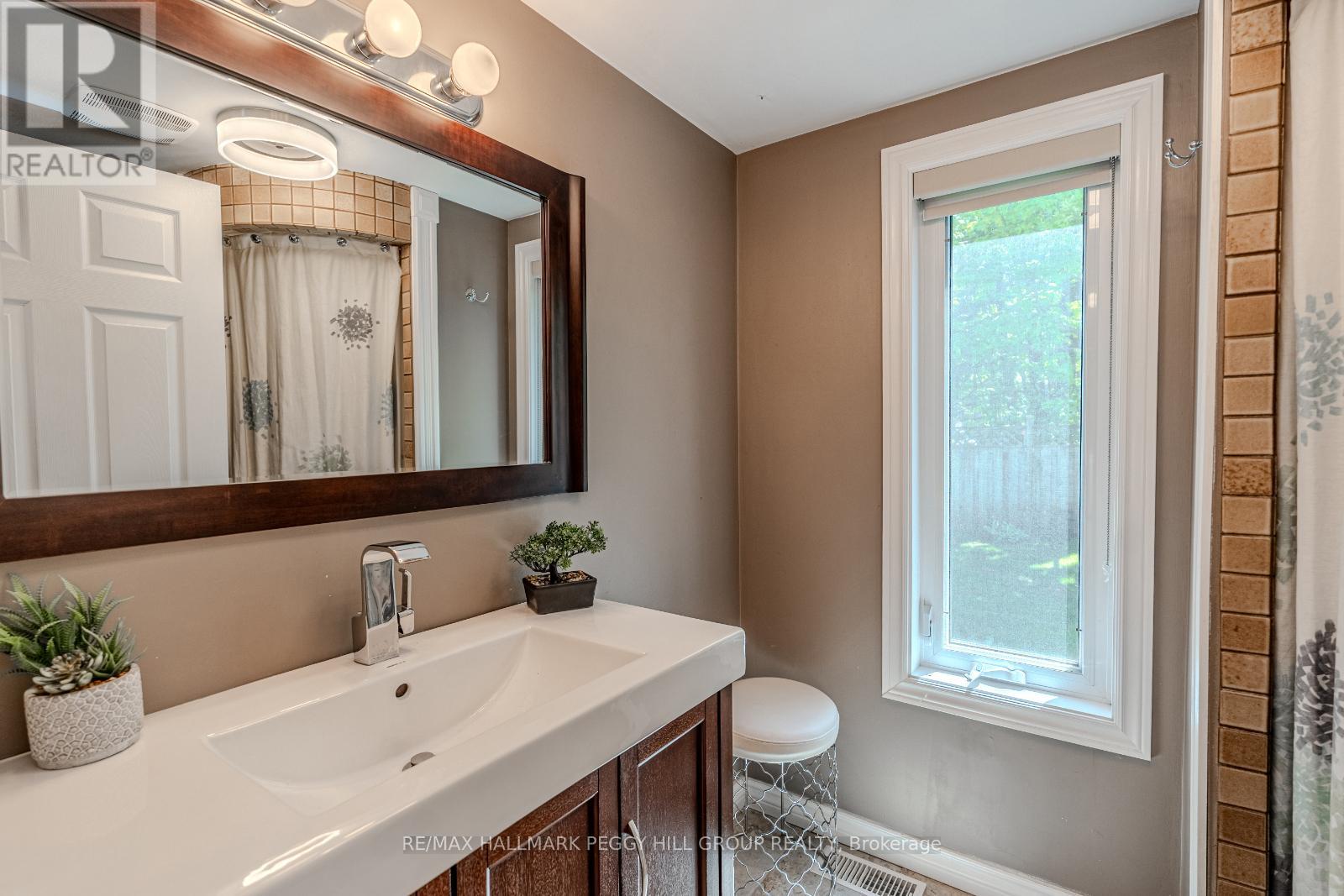 Photo 9 of 1105 St Vincent Street, Springwater ON