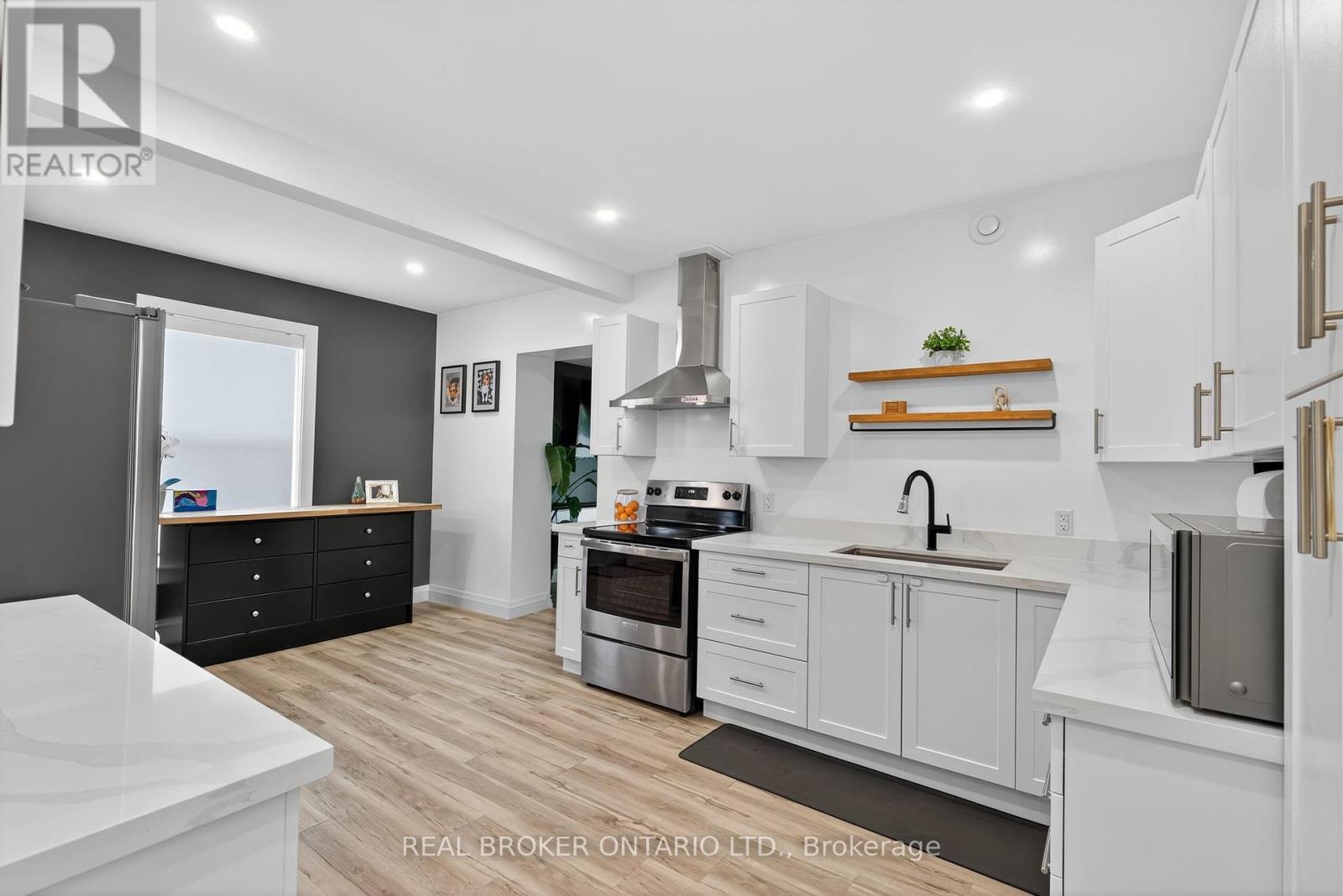 Photo 6 of 151 Atherley Road, Orillia ON