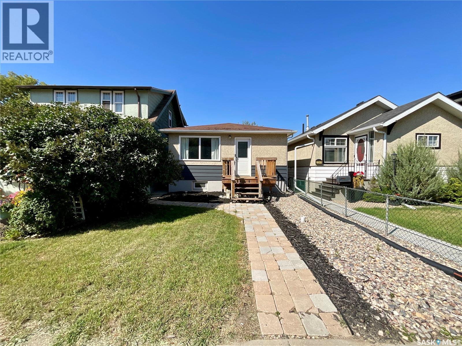 Photo 3 of 2070 Lindsay Street, Regina SK