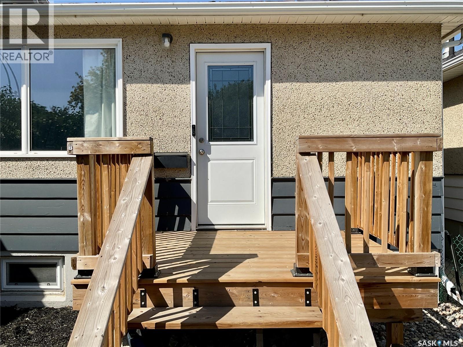 Photo 6 of 2070 Lindsay Street, Regina SK