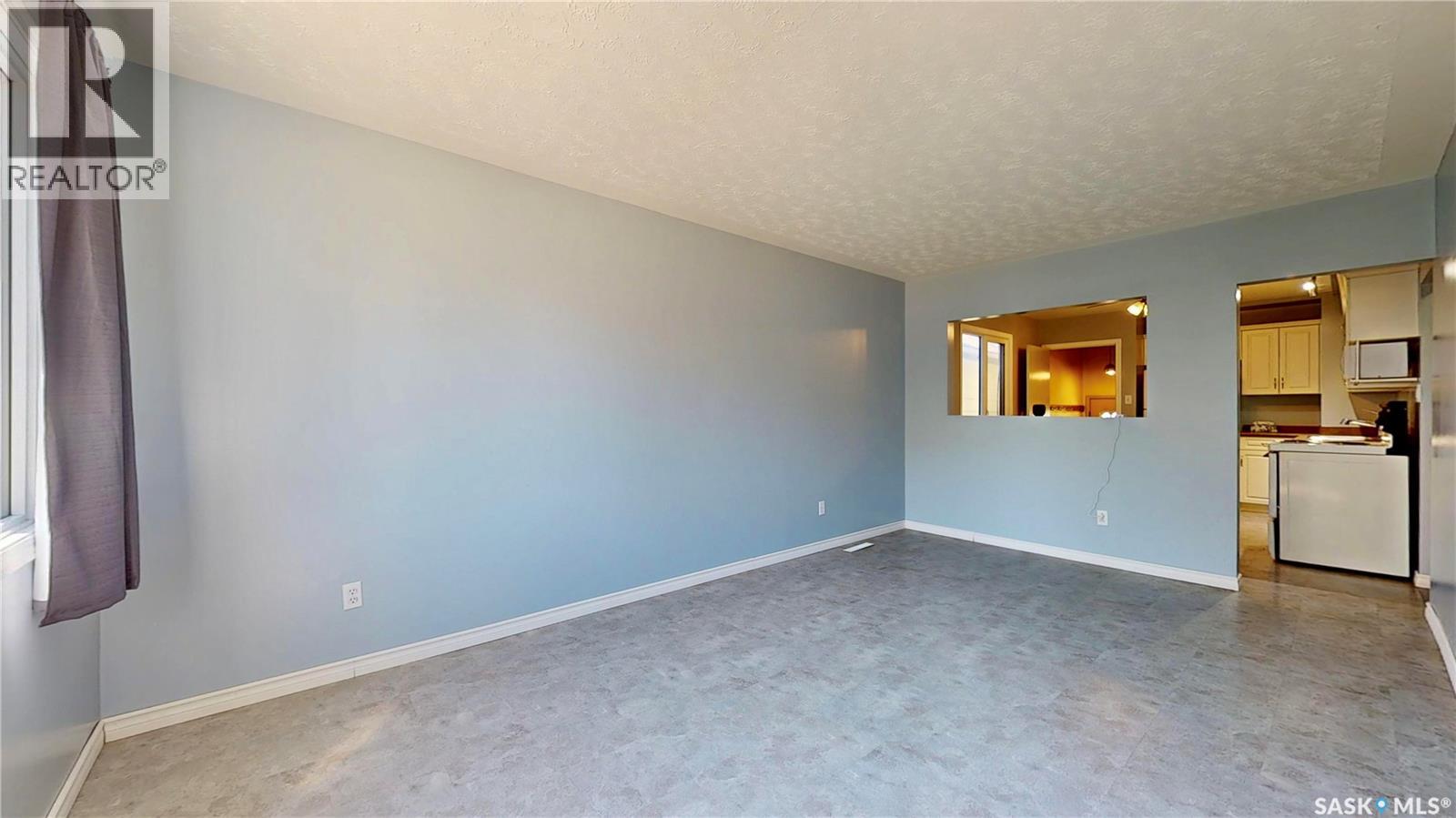 Photo 7 of 2070 Lindsay Street, Regina SK