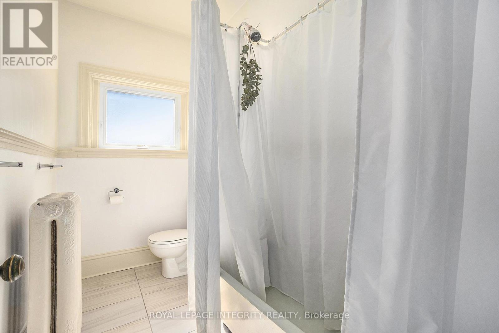 Photo 16 of 4 220 Powell Avenue, Ottawa ON