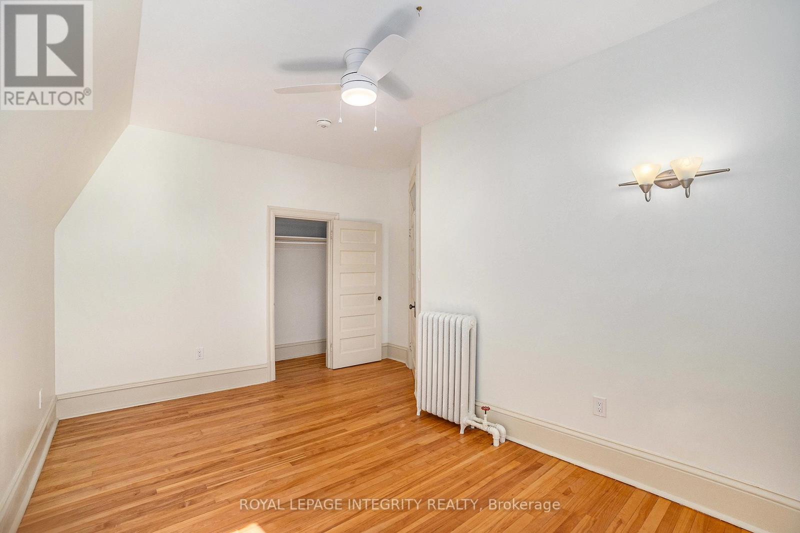 Photo 12 of 4 220 Powell Avenue, Ottawa ON